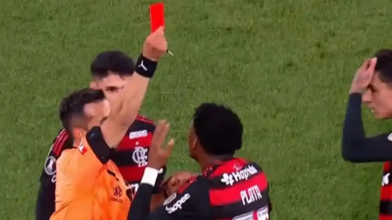 BAP abre o jogo: Flamengo avalia venda de Plata em meio a interesse internacional
