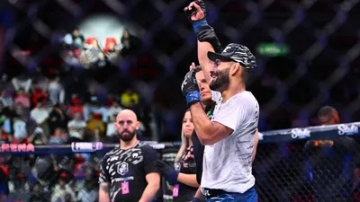 Pantoja revela: braço deslocado voltou ao lugar em segundos no UFC 323