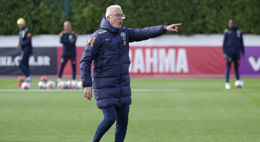 Craque Neto detona Seleção: 'Vamos ganhar Copa com Ibañez na lateral?'