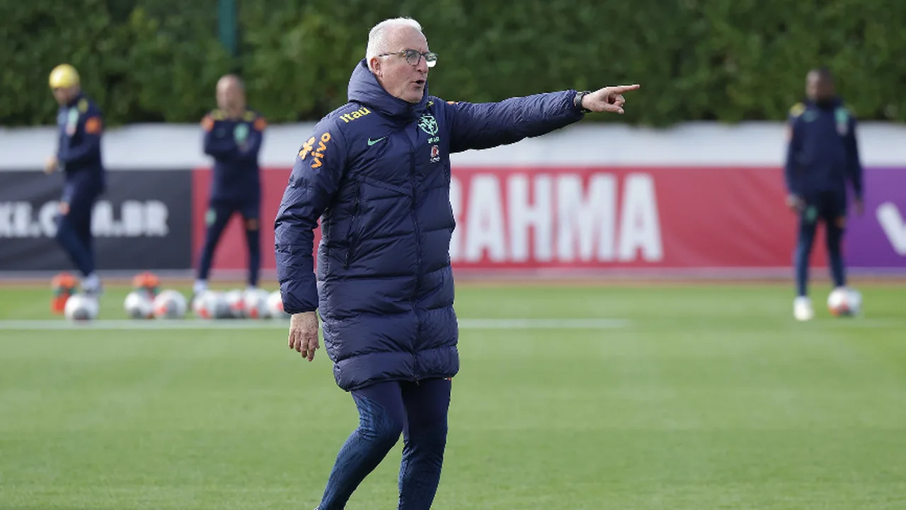 Craque Neto detona Seleção: 'Vamos ganhar Copa com Ibañez na lateral?'
