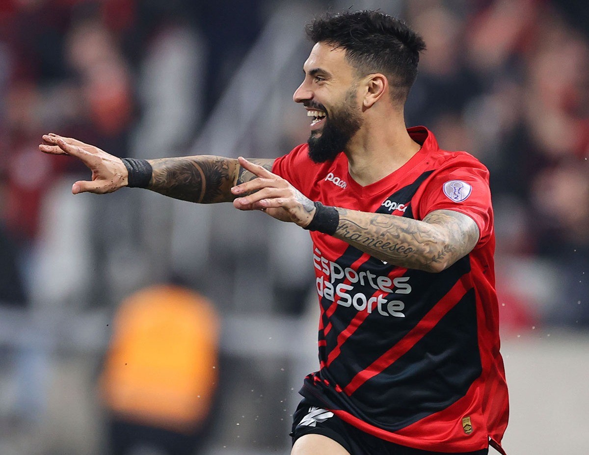 Botafogo aposta em novo perfil para superar turbulências — Diniz no radar