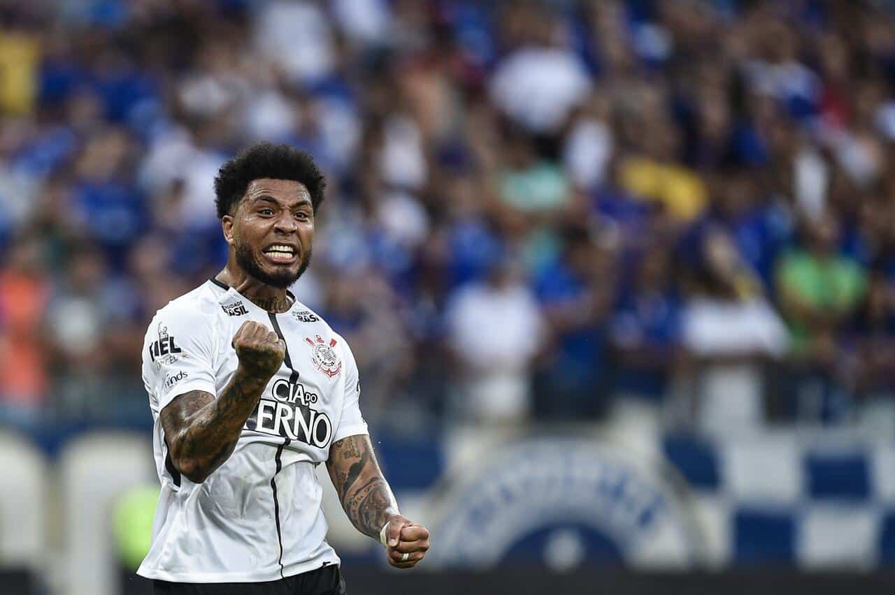Atlético e Arsenal disputam ex-Corinthians na Europa — Éderson desperta gigantes