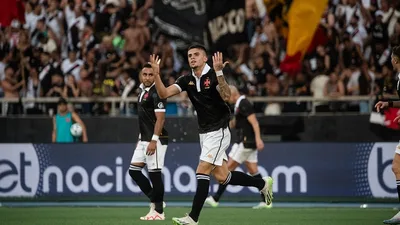 Coritiba e Vasco duelam em Curitiba em confronto direto pela permanência na elite
