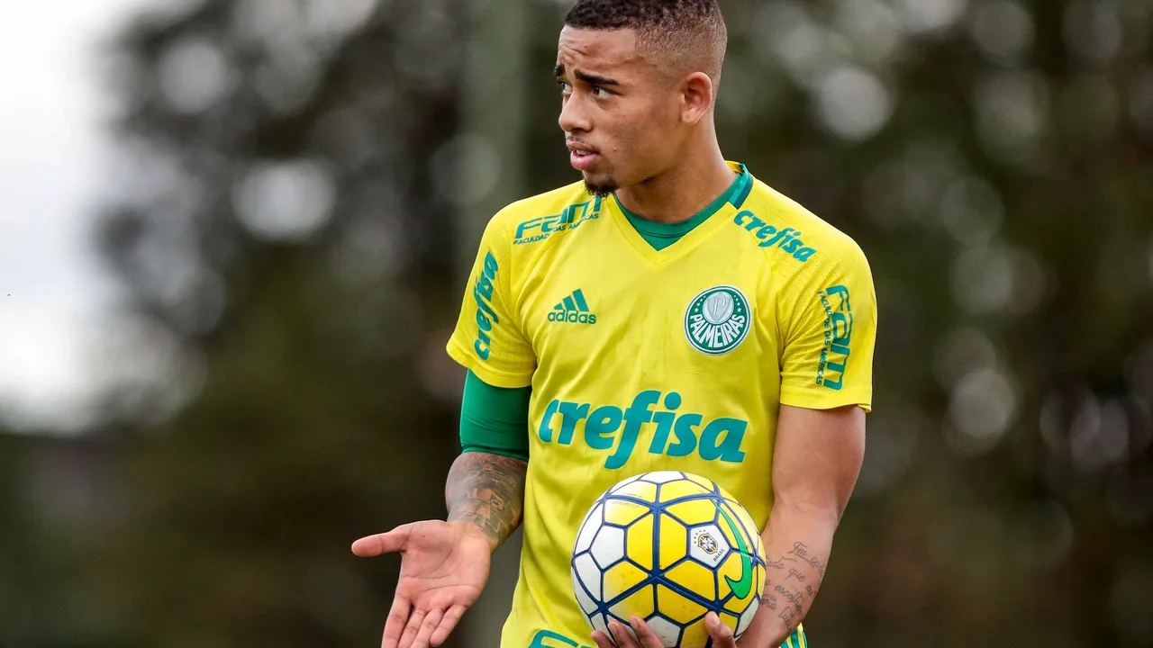 Gabriel Jesus manda a real: 'Penso todos os dias' em voltar pro Verdão