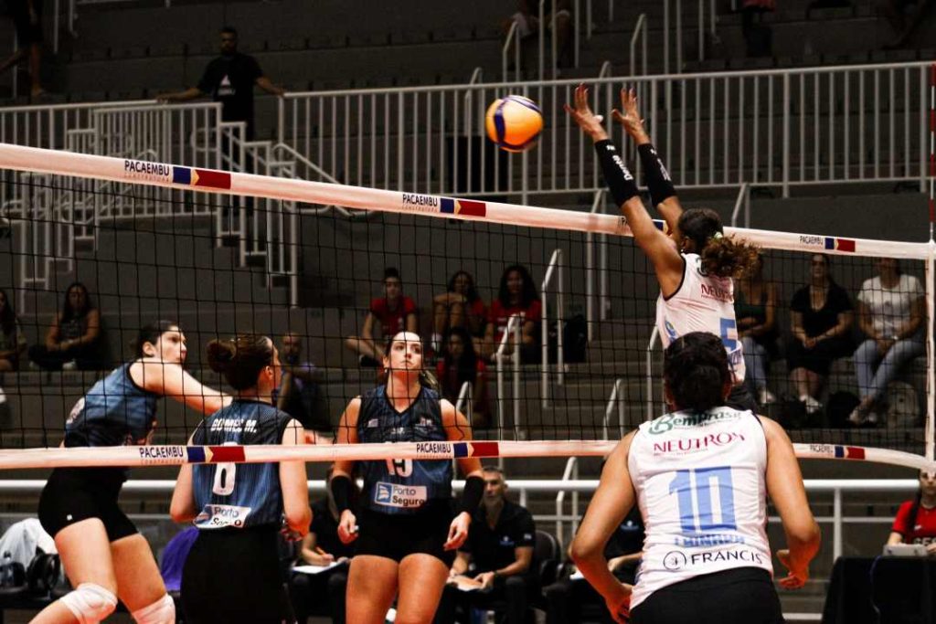 Lorena antevê 'clima de decisão' na reta final explosiva da Superliga feminina