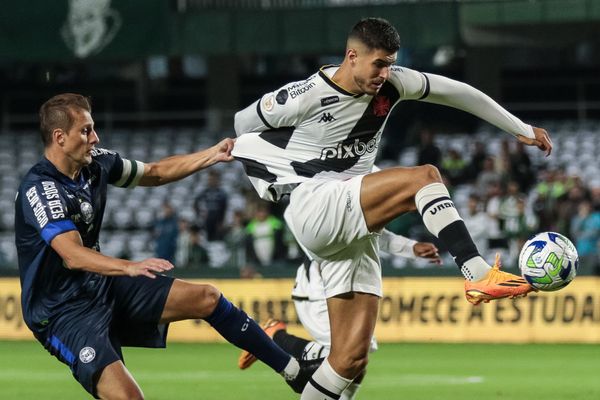 Coritiba e Vasco Dançam no Limiar do Abismo — No Teatro da Sobrevivência