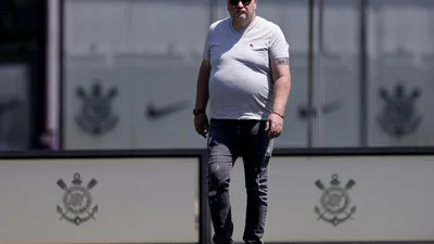Diretor do Corinthians assume erro épico: 'Jamais faria contrato do Depay'