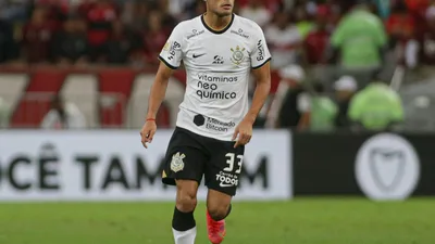 CONFIRMADO: André revela proposta do Milan e garante foco total no Corinthians