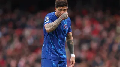 Crise Chelsea — críticas a Enzo Fernández expõem fraturas no vestiário de Stamford Bridge