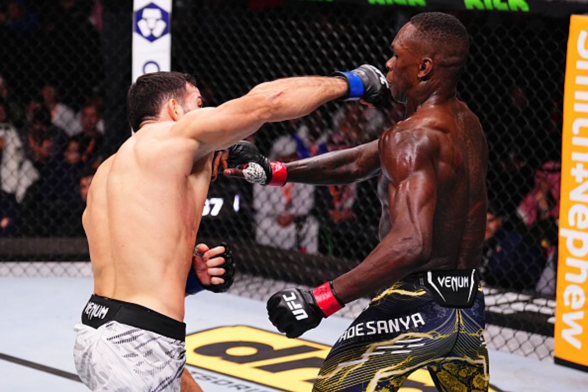 Israel Adesanya sofre 4ª derrota seguida no UFC — fim de ciclo do ex-campeão dos médios