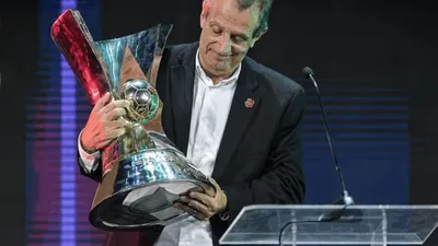 Flamengo 2025 — receita recorde de R$ 2 bilhões e cobrança pública do clube de Cristiano