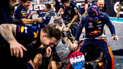 Red Bull compromete carro 2026 por título de Verstappen em 2025 — análise dos bastidores