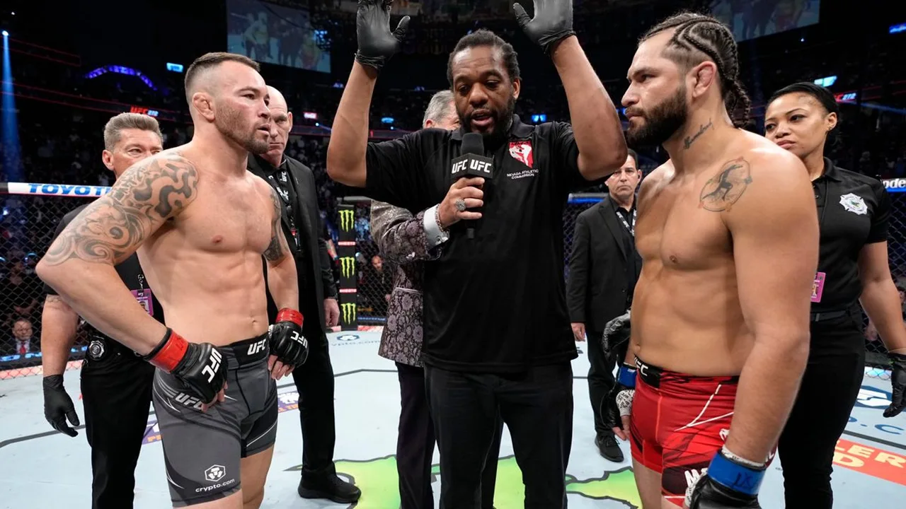 Colby Covington e Jorge Masvidal em confronto tenso durante pesagem oficial do UFC, demonstrando rivalidade acirrada