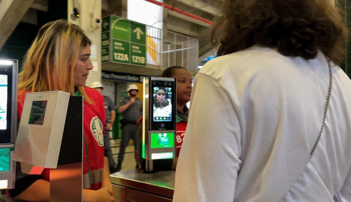 Como funciona a revolução biométrica nos estádios Reconhecimento facial em estád