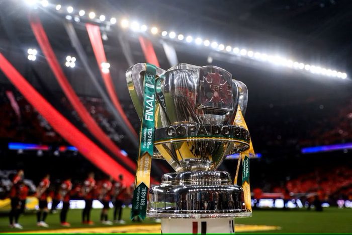 Análise comparativa dos pacotes de transmissão disponíveis Onde assistir aos jog