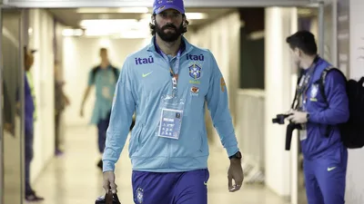 Lesão de Alisson preocupa Seleção para Copa 2026 — Bento falha no Sauditão