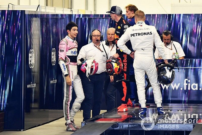 O timing perfeito de uma provocação viral Ocon provoca Hamilton com reality show