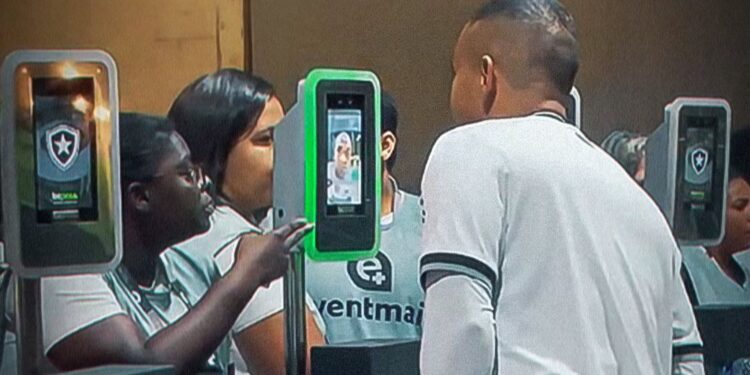 Biometria facial nos estádios brasileiros — tecnologia que poderia evitar tragédias com...