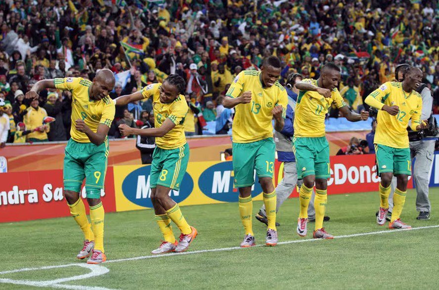 Contrastes continentais: África em ascensão, Europa em crise Congo volta à Copa