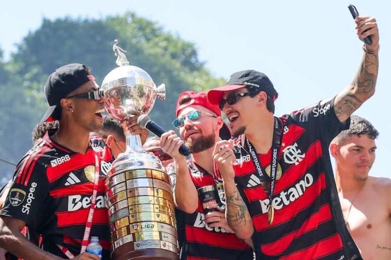 Estratégia continental em construção Flamengo encara maratona em abril que po