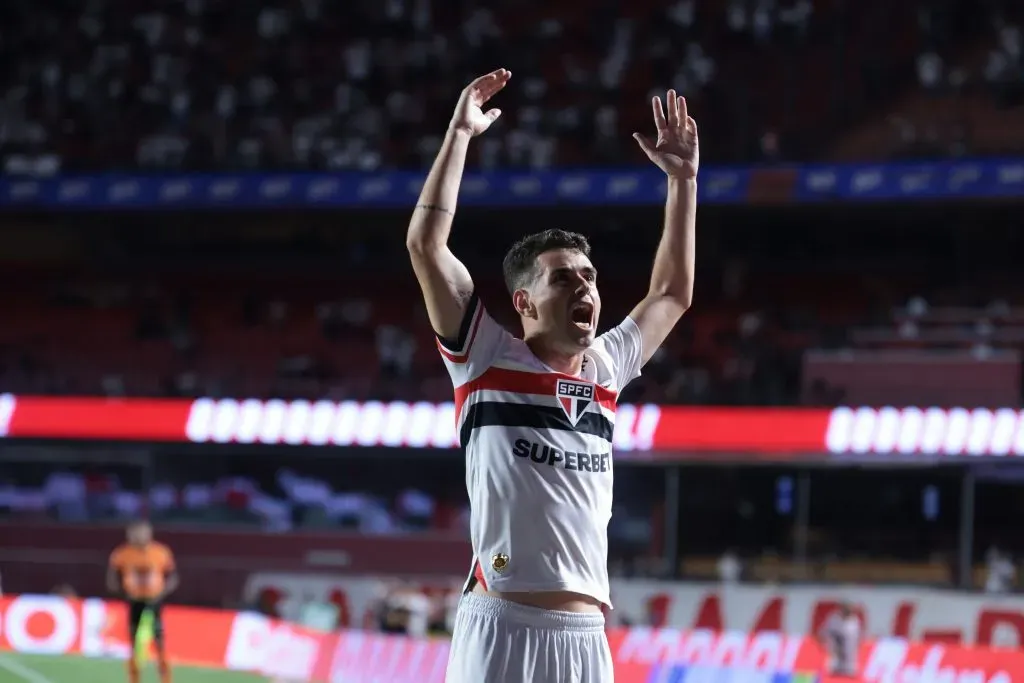 A herança perdida de Oscar no Morumbi Oscar se aposenta e São Paulo disputa pa