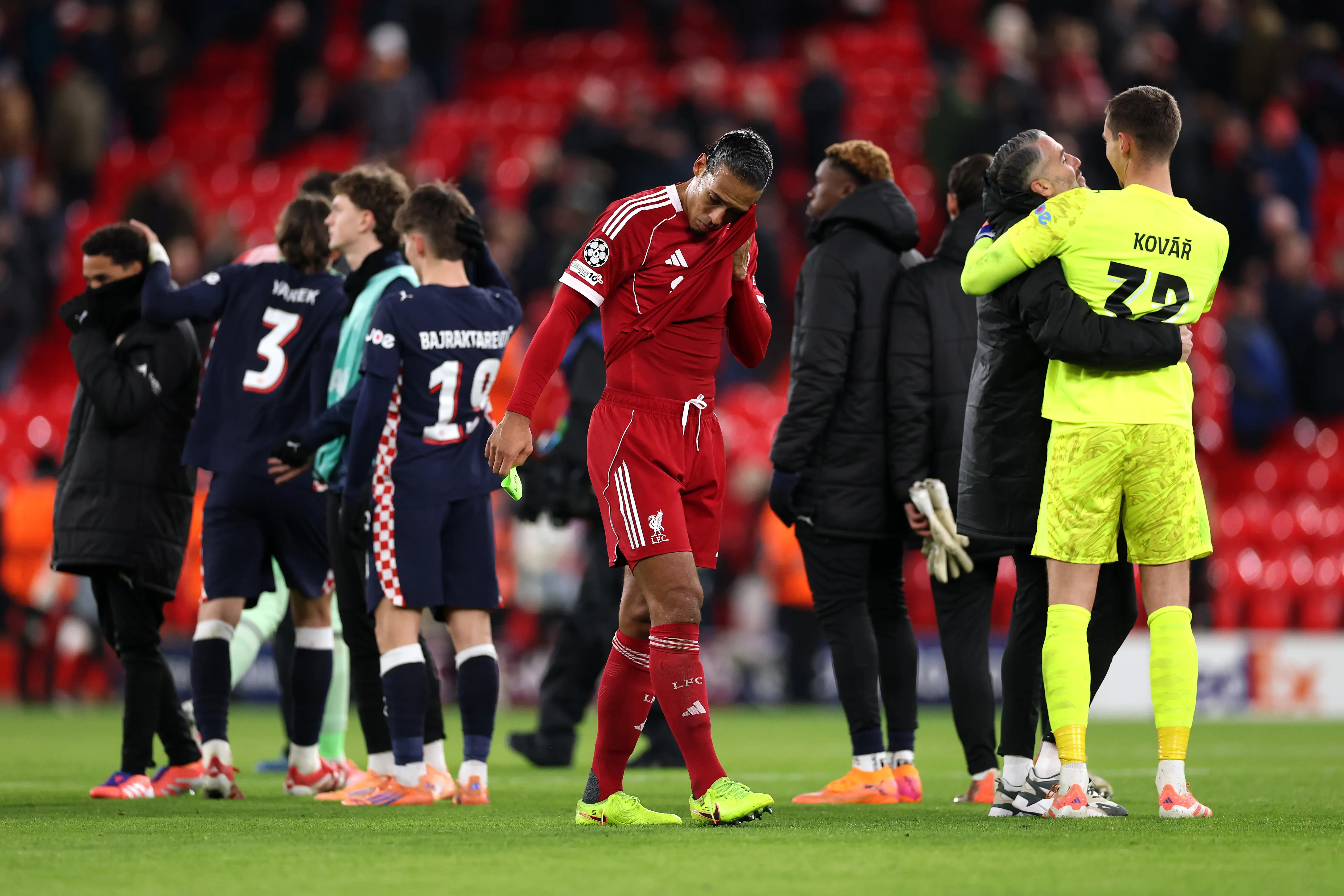 Liverpool sofre goleada histórica e técnico expõe fragilidades da era pós-Klopp