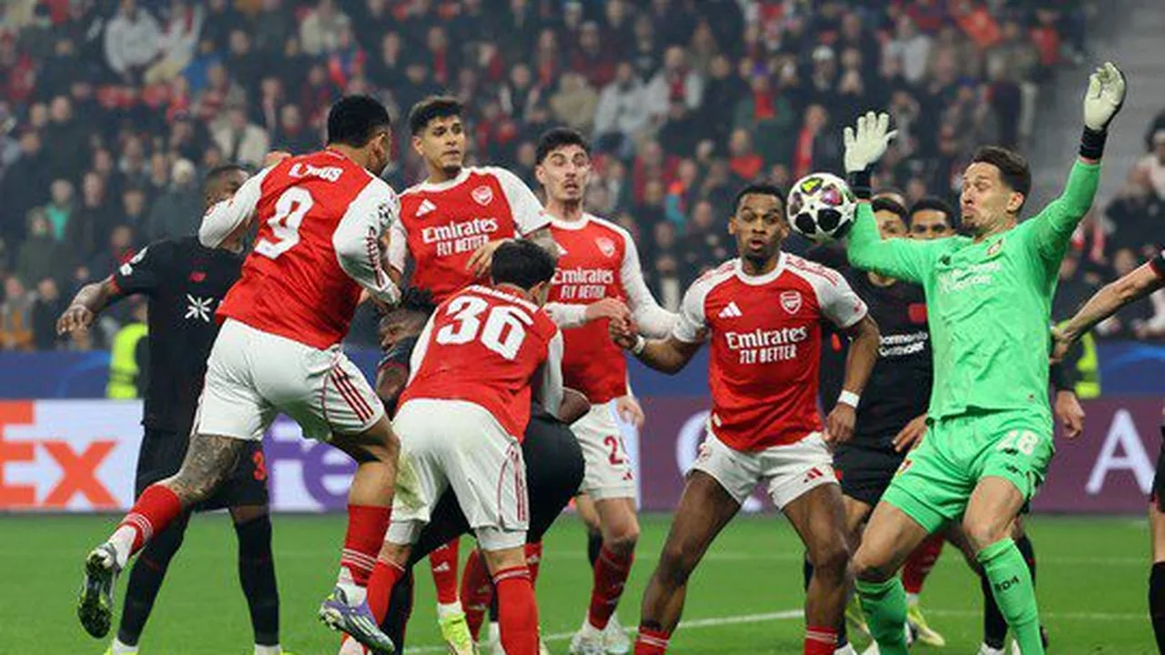 Gabriel Jesus, Gabriel Martinelli, Raphinha e Matheus Cunha em ação por Arsenal e Barcelona em jogos decisivos