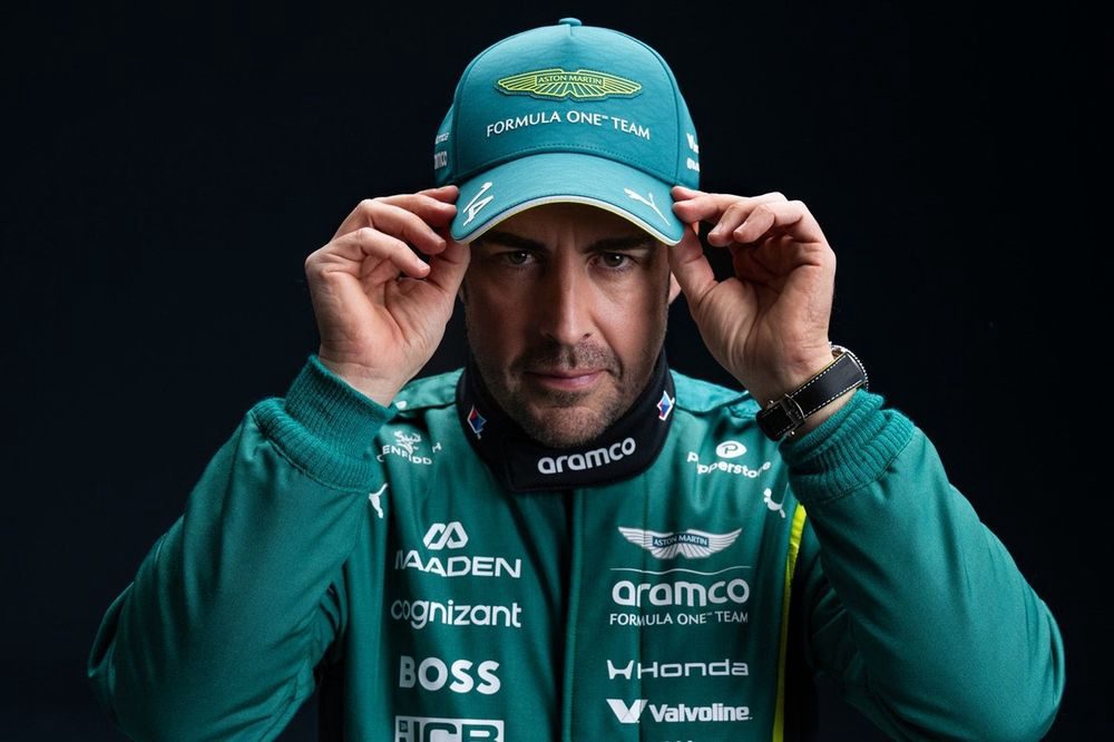 Paternidade tardia no mundo da velocidade Fernando Alonso revela nome do filho e