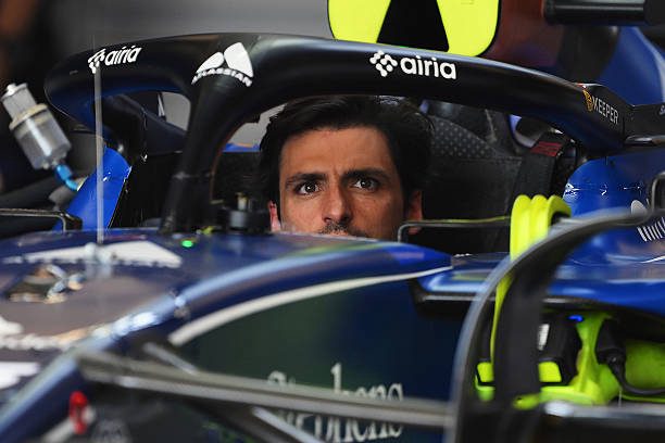 Cockpit redesenhado sob medida para Hamilton Hamilton revela mudanças técnicas q