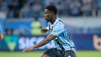 Willian fora seis semanas força Grêmio a buscar substituto no mercado