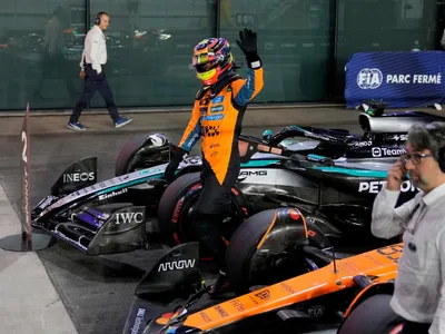 A diferença entre sprint e corrida principal Hamilton conquista primeiro pódio c