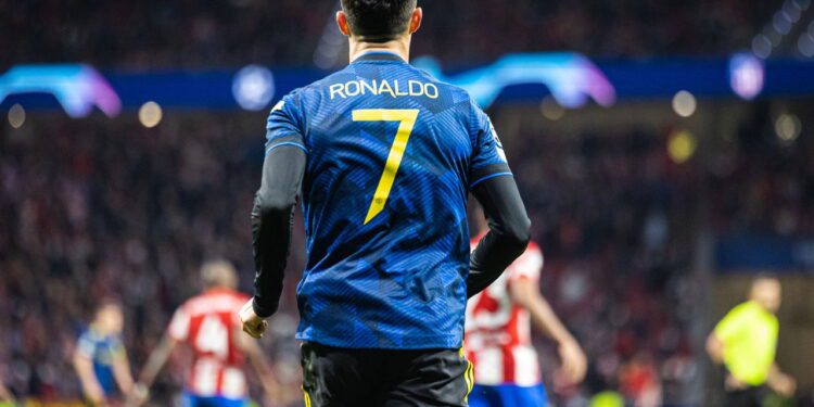 O imbróglio da transferência de Lázaro Cristiano Ronaldo enfrenta primeira cris