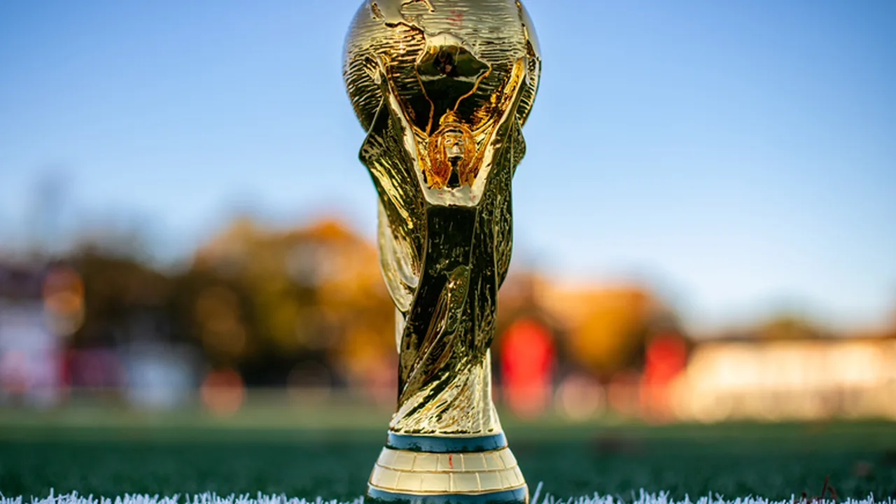 Estádios da Copa do Mundo 2026 nos Estados Unidos, Canadá e México com bandeiras das 48 seleções participantes