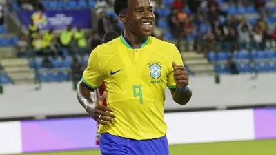 Endrick enfrenta disputa acirrada por vaga de centroavante na Copa 2026