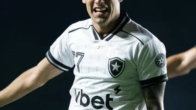 Botafogo despenca para zona de rebaixamento após goleada de 4-1