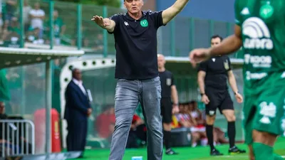 Chapecoense demite Dal Pozzo e busca reverter padrão histórico de fracassos pós-mudança