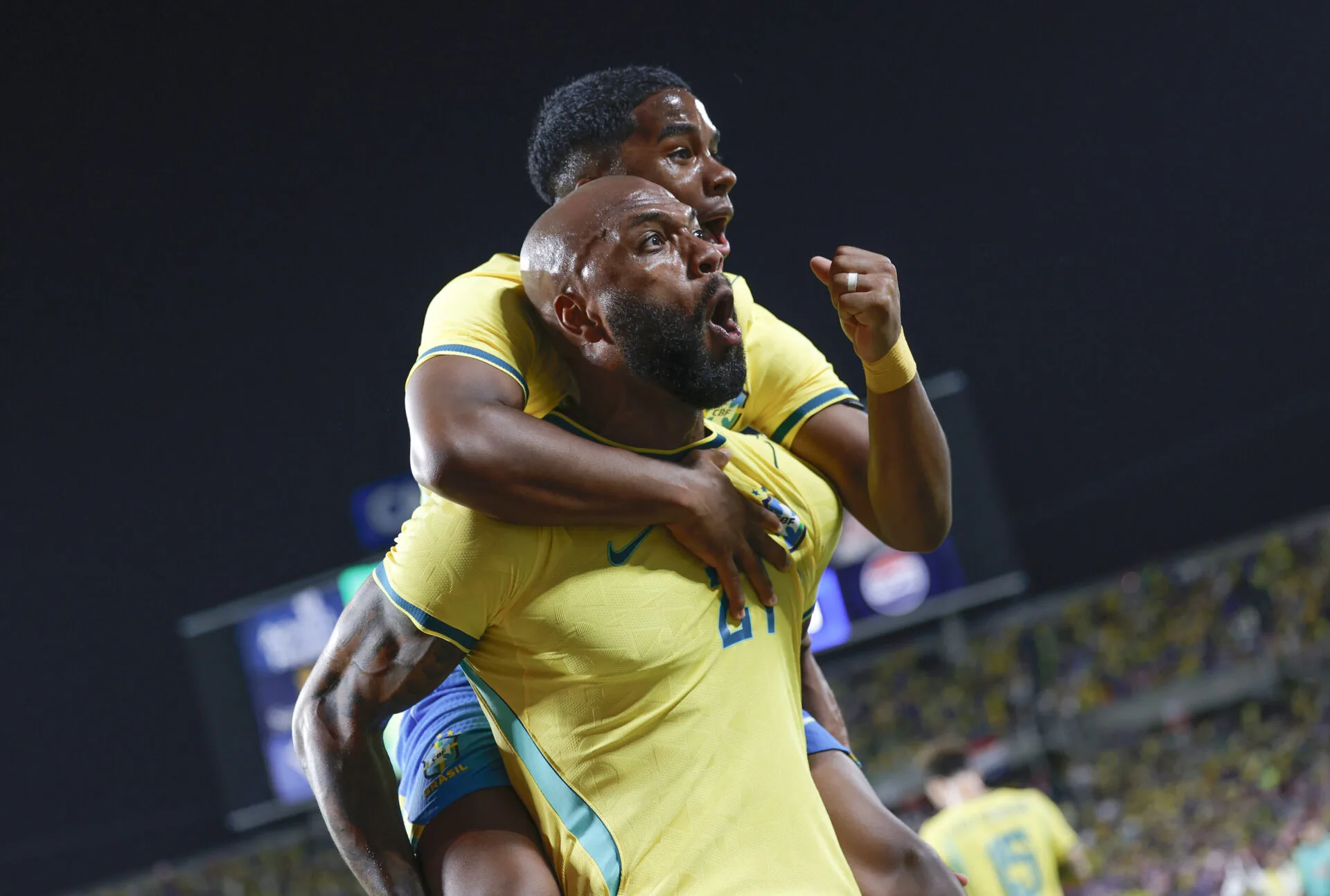 Defesa ganha protagonismo com novo esquema Santos encontra nova identidade tátic