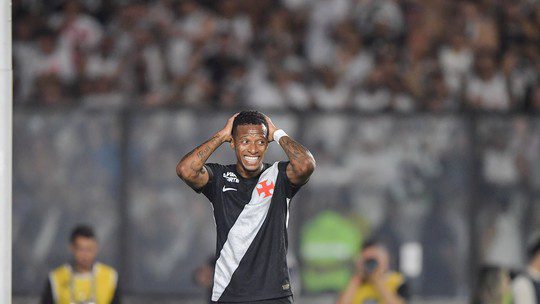 Renato Gaúcho sofre primeira derrota no Vasco e aponta 'erros infantis'