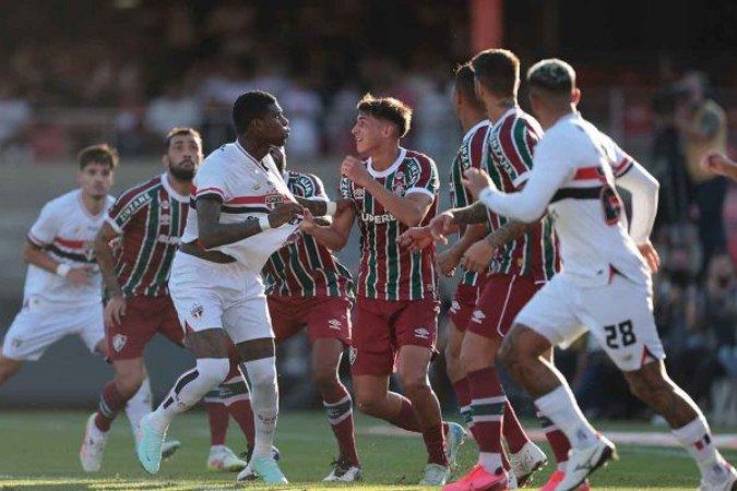 Fluminense contesta CBF por gol anulado e expõe fragilidade do VAR