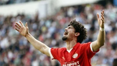 André Ramalho consolida PSV campeão holandês com defesa cirúrgica