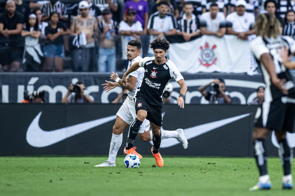 Sistema defensivo compacto André Ramalho consolida PSV campeão hola