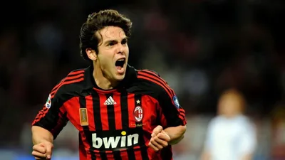Brasileiros marcaram época no clássico Napoli x Milan dos últimos 10 anos