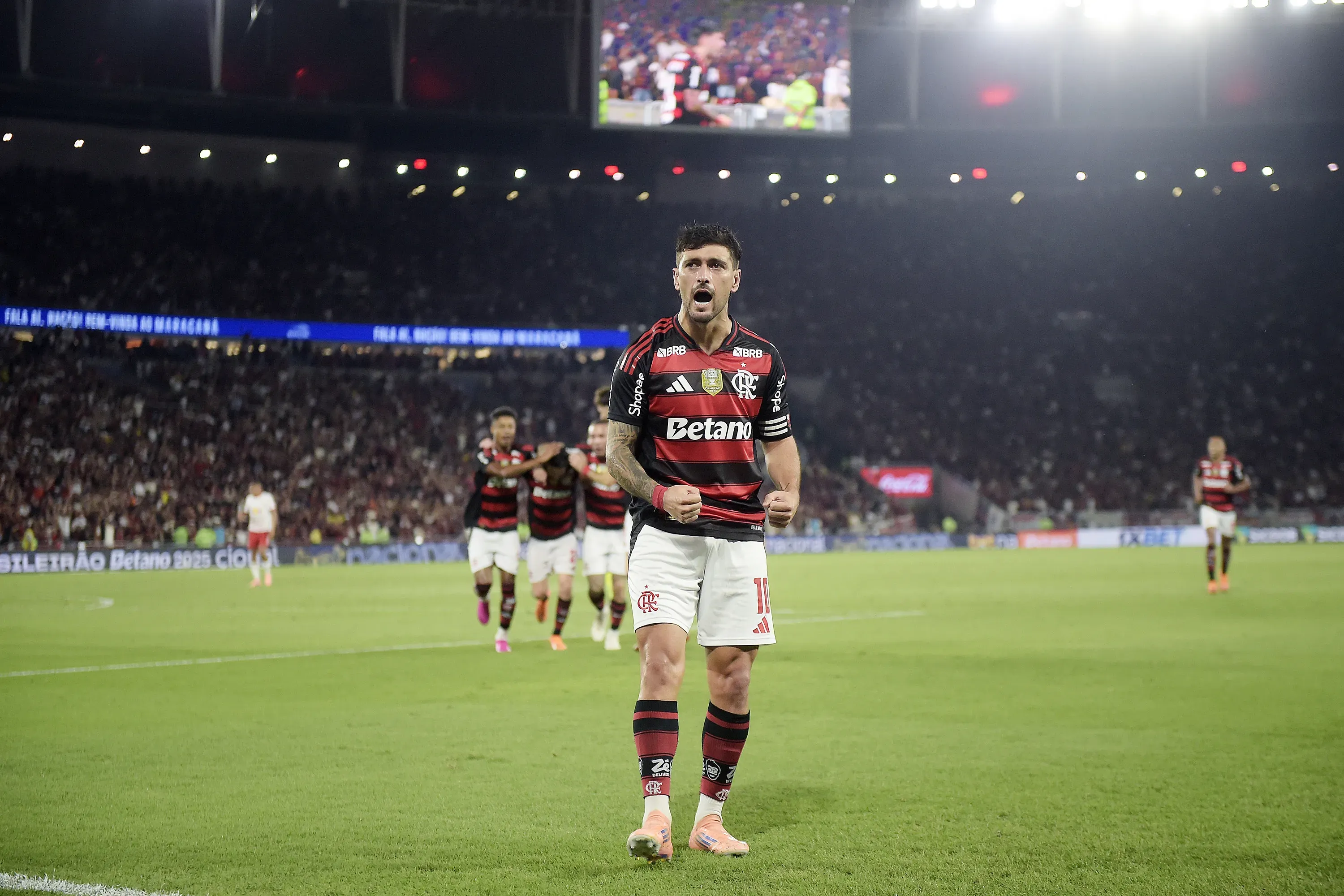 Bragantino oferece teste real para ajustes táticos Flamengo testa escalação para