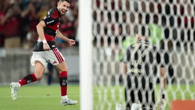 Flamengo empata sem gols com Santos no Maracanã na 10ª rodada