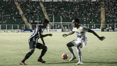 Chapecoense e Vitória empatam sem gols em jogo com duas expulsões