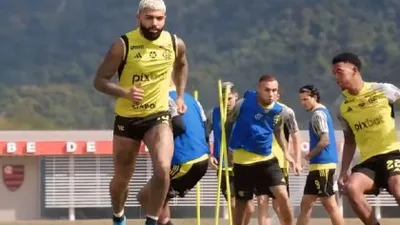 Pedro pode ultrapassar Zico em três anos com atual ritmo de gols