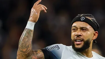 Memphis Depay seria o pior negócio da era moderna do Corinthians