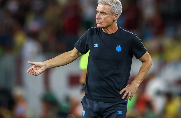 Números que expõem o problema estrutural Grêmio desperdiça 14 finalizações e rev