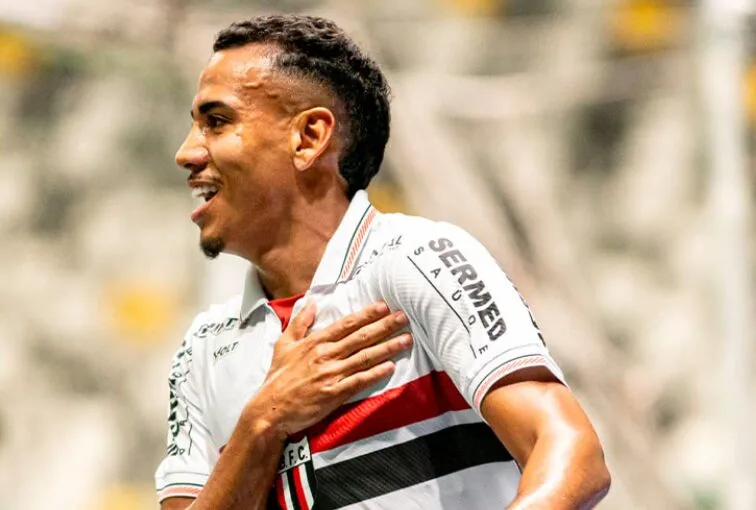 São Bernardo derruba líder Botafogo e mostra que futebol eficiente vence dinheiro