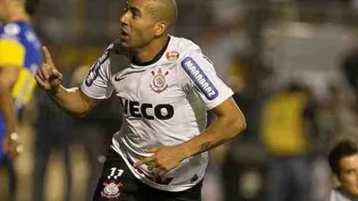 Elenco do Corinthians exige sistema tático híbrido para maximizar potencial em